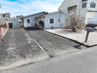 Photo of 28 W Hudson Drive