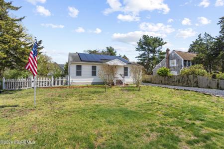 Photo of 389 Bay Avenue