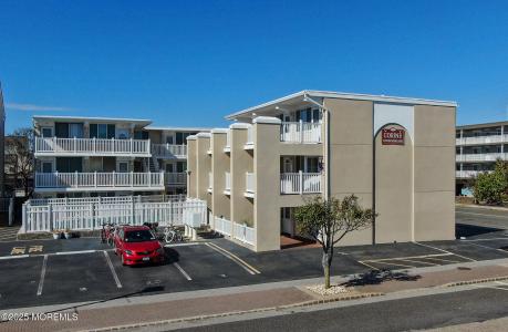 Photo of 1515 Boulevard 4