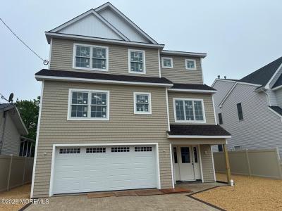 Photo of 28 Commodore Drive