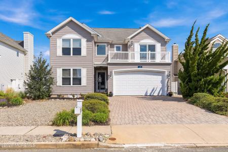 Photo of 14 Toppinglift Drive, Bayville NJ