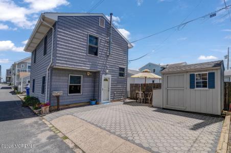 Photo of 19 E Shore Way