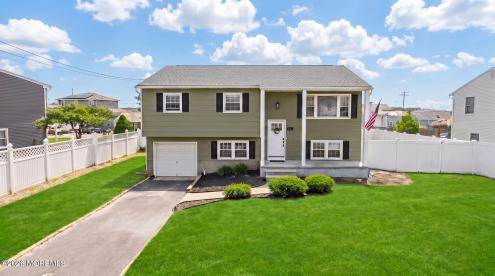 Photo of 783 Simmons Drive, Toms River NJ