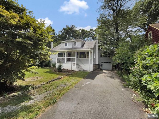 Photo of 33 Wildwood Terrace, Ringwood NJ