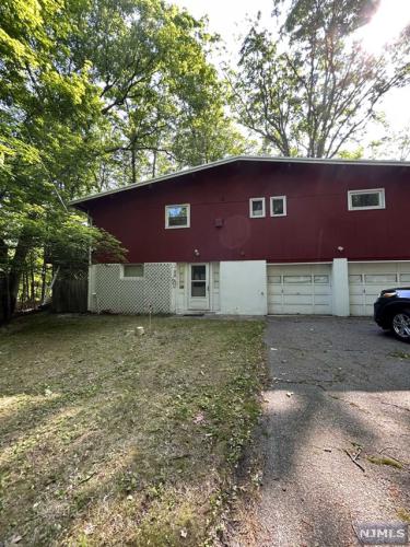 Photo of 711 Indian Road, Wayne NJ