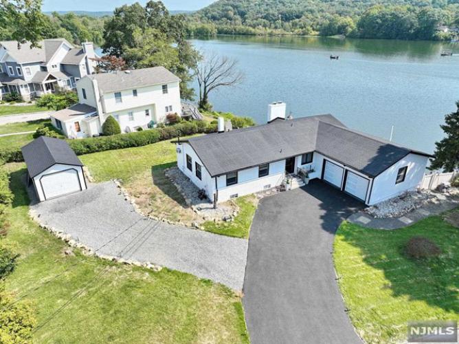 Photo of 112 Park Place, Pompton Lakes NJ