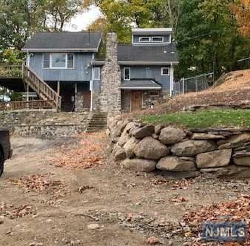 Photo of 527 Lakeside Road, West Milford NJ