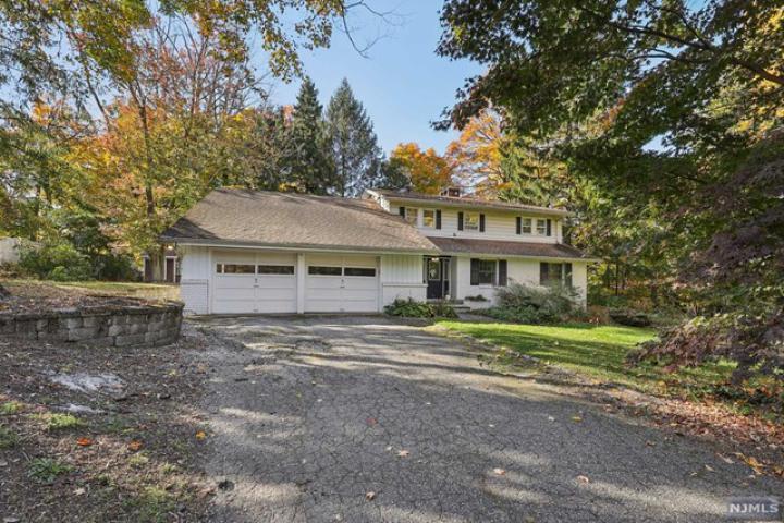 Photo of 10 Weir Place, Ringwood NJ