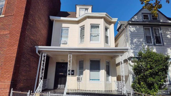 Photo of 192 Broadway, Passaic NJ