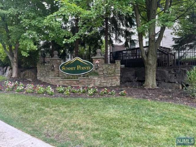 Photo of 3 Crest Court, North Haledon NJ