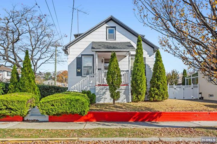 Photo of 139 5th Avenue, Hawthorne NJ
