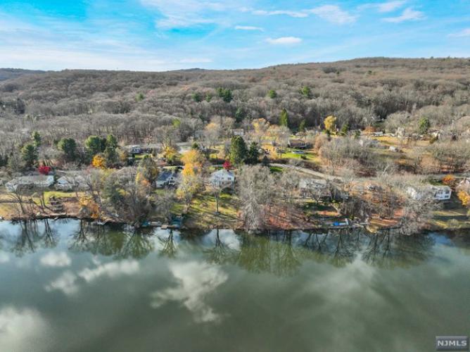 Photo of 30 Kitchell Lake Drive, West Milford NJ