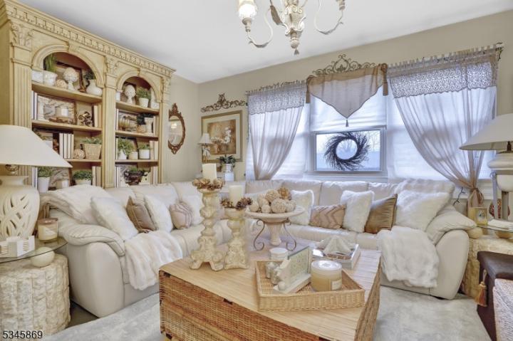 Photo of 100 Treetop Court 100, Bloomingdale NJ