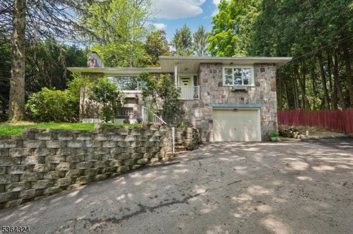 Photo of 8 Sophia Street, Bloomingdale NJ