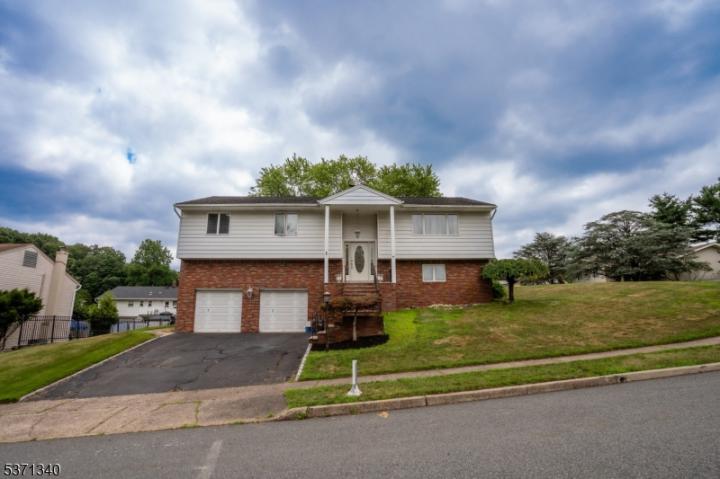 Photo of 1 Borrego Drive, Woodland Park NJ