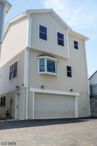 Photo of 182 E 25th Street A