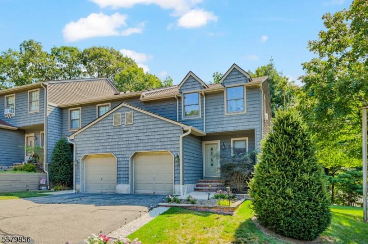 Photo of 14 Mountain Ridge Road, Bloomingdale NJ