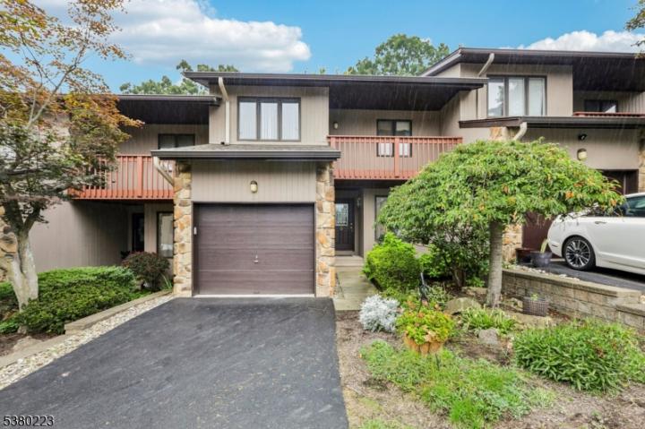 Photo of 5 Wedgewood Drive, Woodland Park NJ