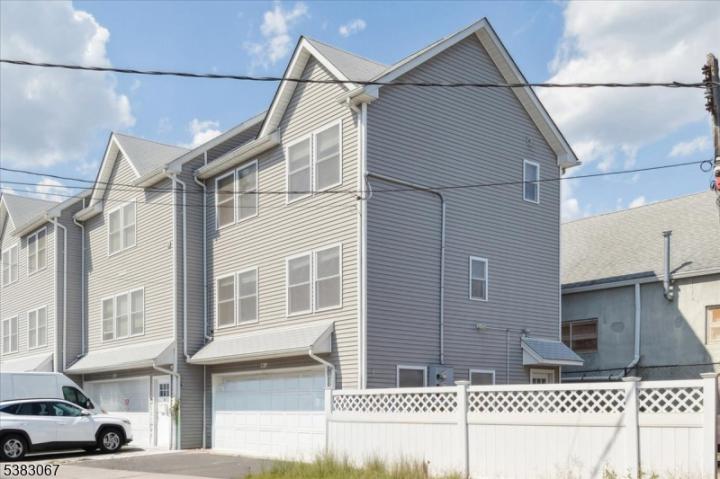 Photo of 221-223 E 15th Street C, Paterson City NJ