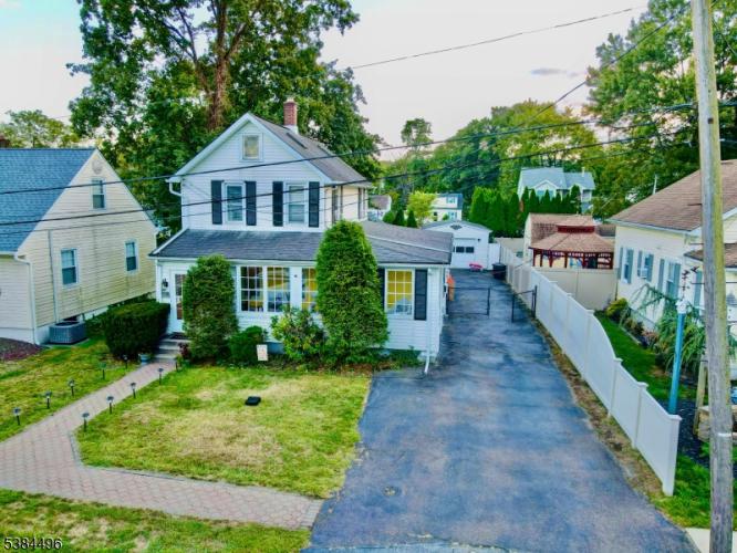 Photo of 31 Poplar Street, Bloomingdale NJ
