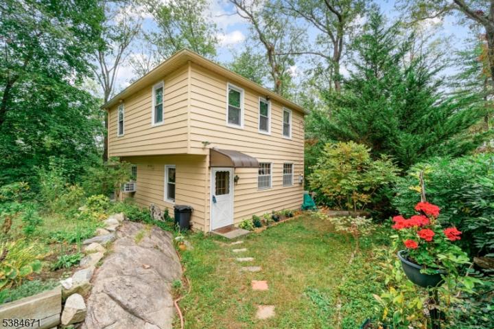 Photo of 19 Skyland Avenue, Wanaque NJ