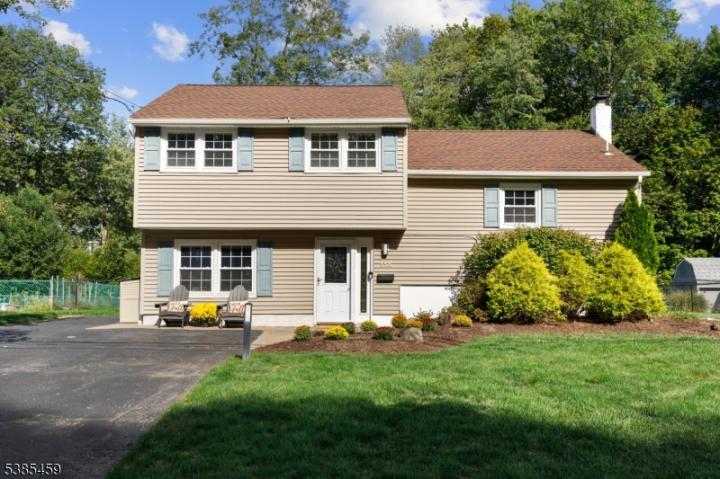 Photo of 114 Knolls Road, Bloomingdale NJ