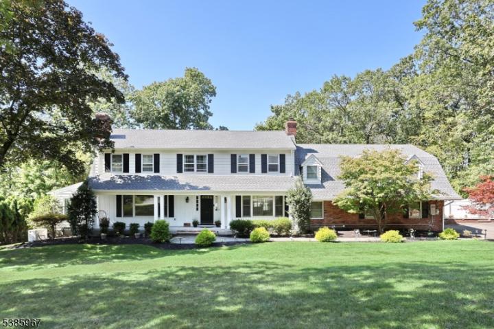 Photo of 38 N Highcrest Drive, Hawthorne NJ