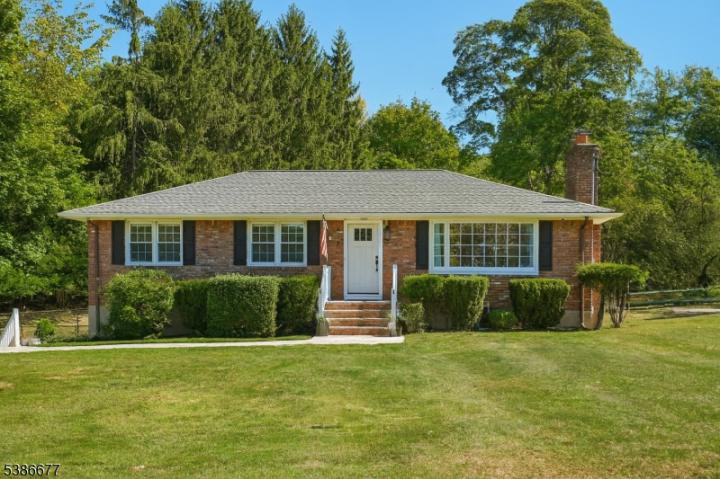 Photo of 812 Black Oak Ridge, Wayne NJ