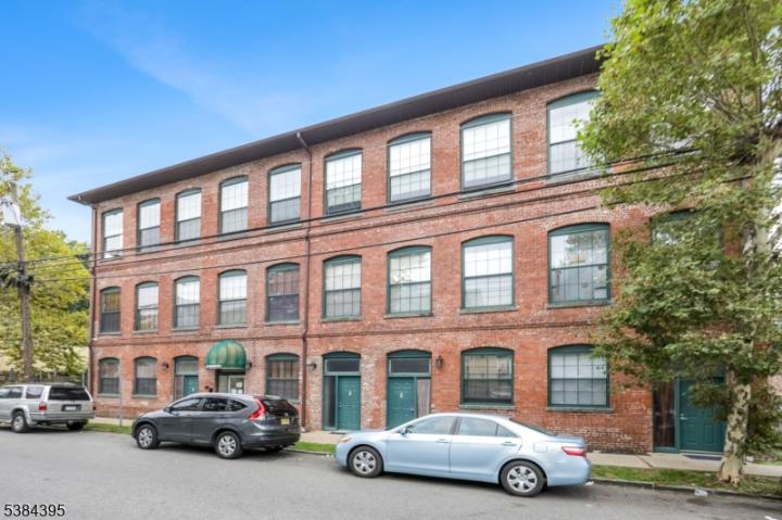 Photo of 105 Marion Street 18