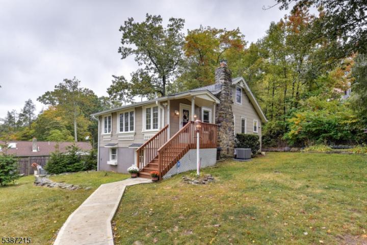 Photo of 2 Morsemere Road, West Milford NJ