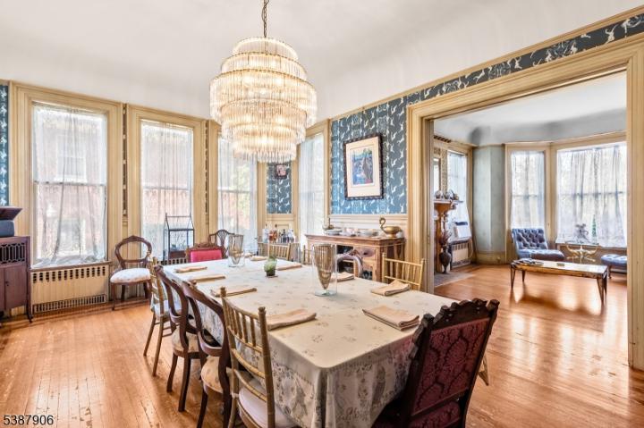 Photo of 554 Park Avenue