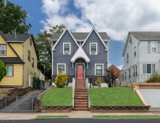 Photo of 276 E 26th Street