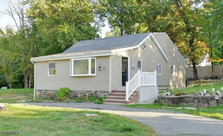 Photo of 16 2nd Avenue, West Milford NJ