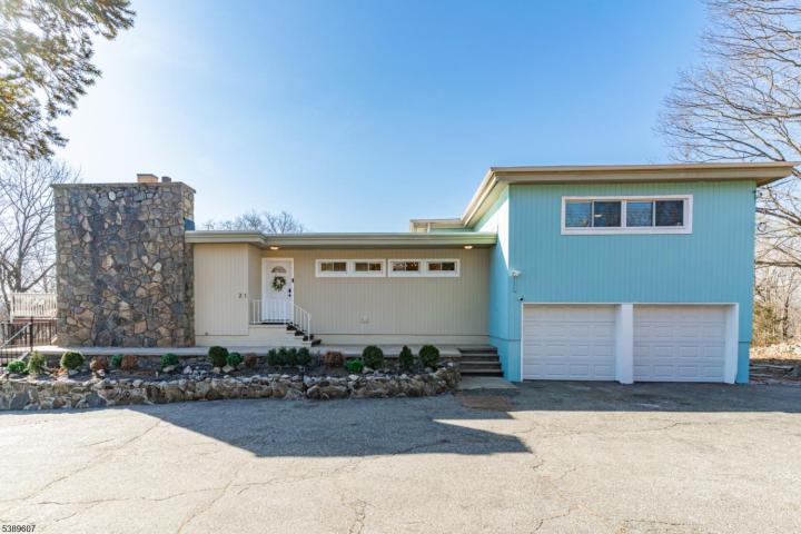 Photo of 21 Skyview Road