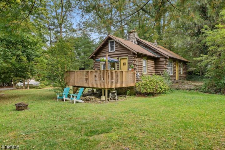 Photo of 6 West Circle