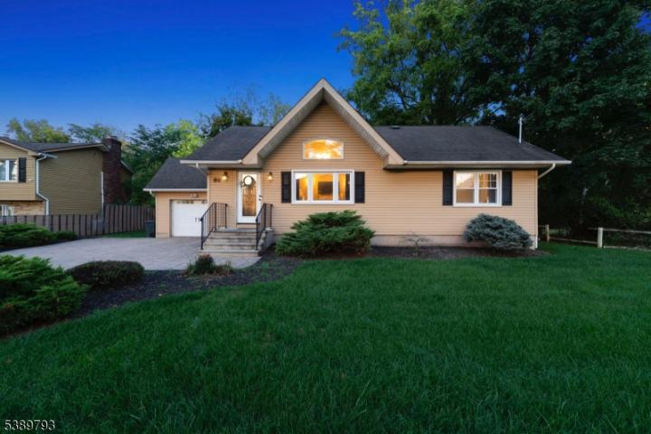 Photo of 86 Hinchman Avenue