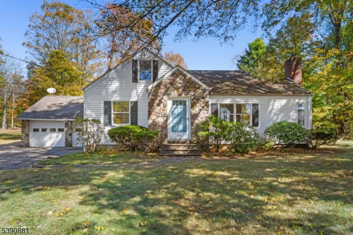 Photo of 870 Macopin Road