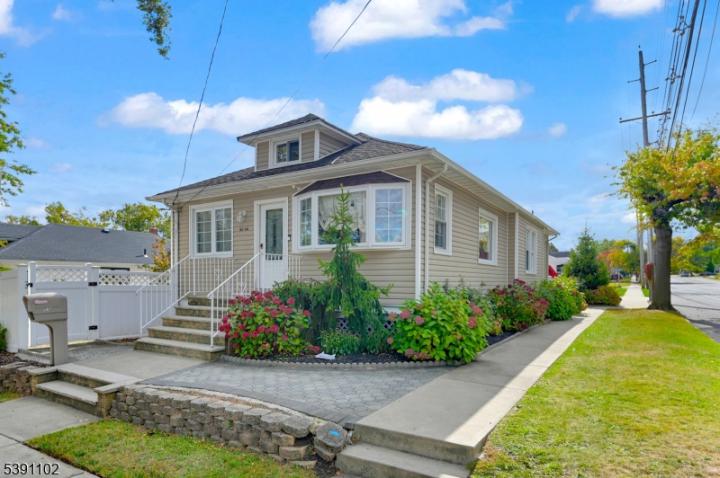 Photo of 203 207 Burlington Avenue