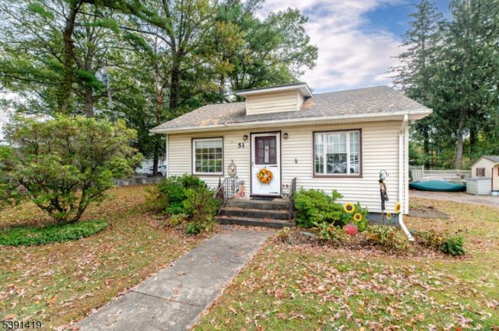 Photo of 51 Lakeview Avenue