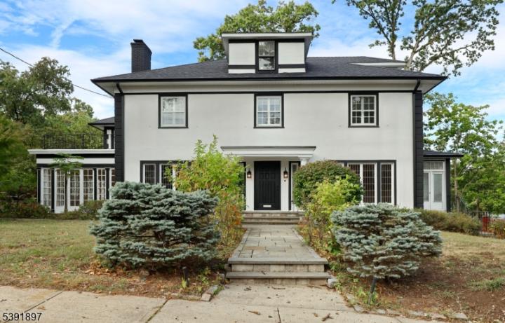 Photo of 98-108 East 38th Street