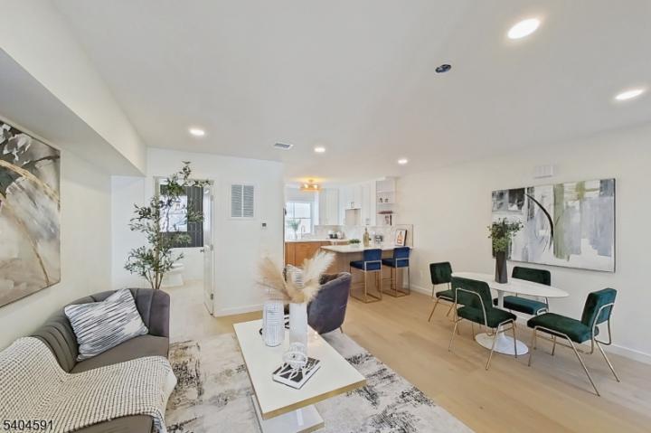 Photo of 413 Paulison Avenue