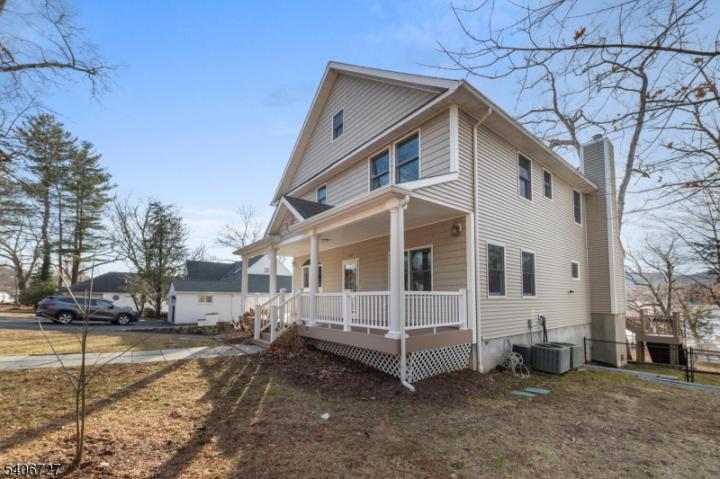 Photo of 212 Long Pond Road