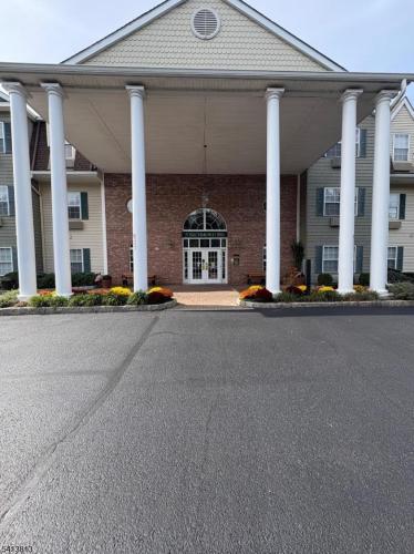 Photo of 5415 Richmond Road 415