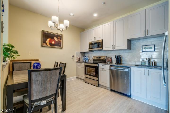 Photo of 6411 Richmond Road 411