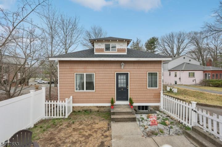 Photo of 1492 Alps Road