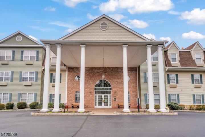 Photo of 5320 Richmond Road 320