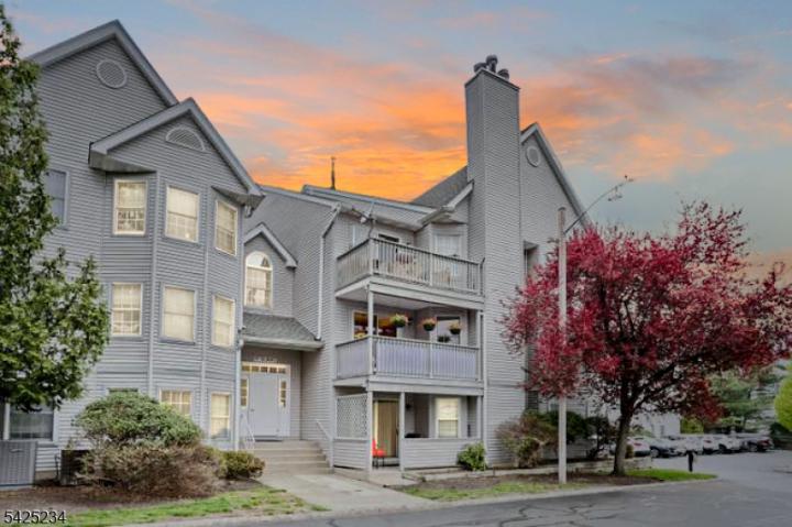 Photo of 101 Quartz Lane, Paterson City NJ