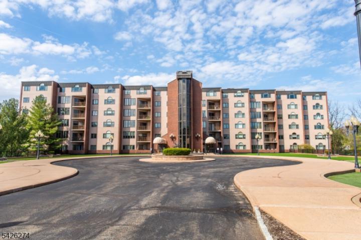 Photo of 1360 Hamburg Turnpike 402, Wayne NJ