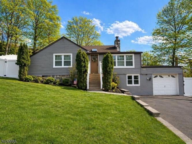 Photo of 75 Lake Trail E