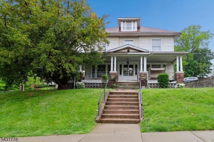 Photo of 141 Aycrigg Avenue